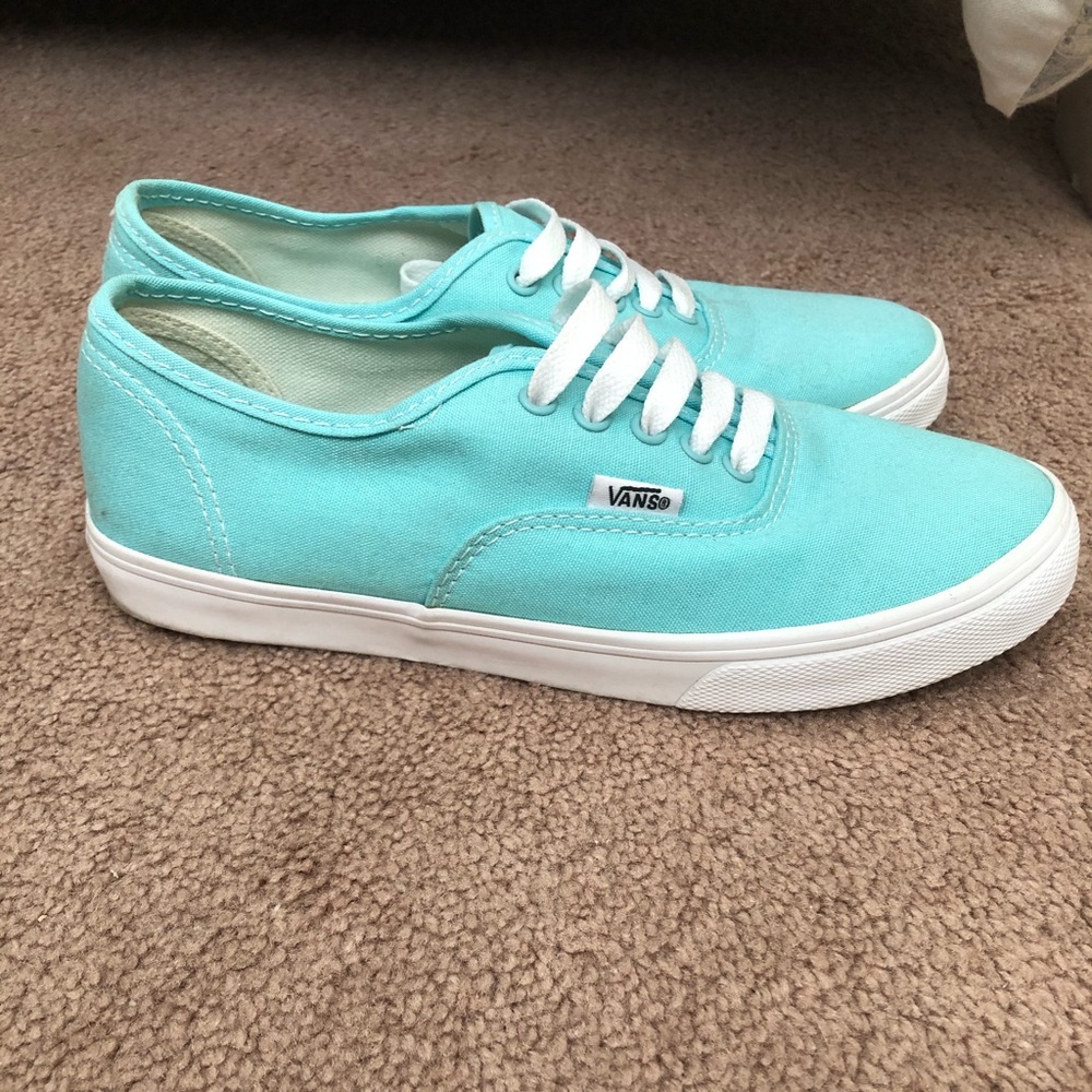 Vans - Picture 2 of 4